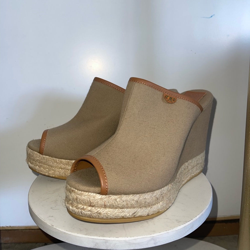 Tory Burch summer wedge sandals size 8 brand new (no box)